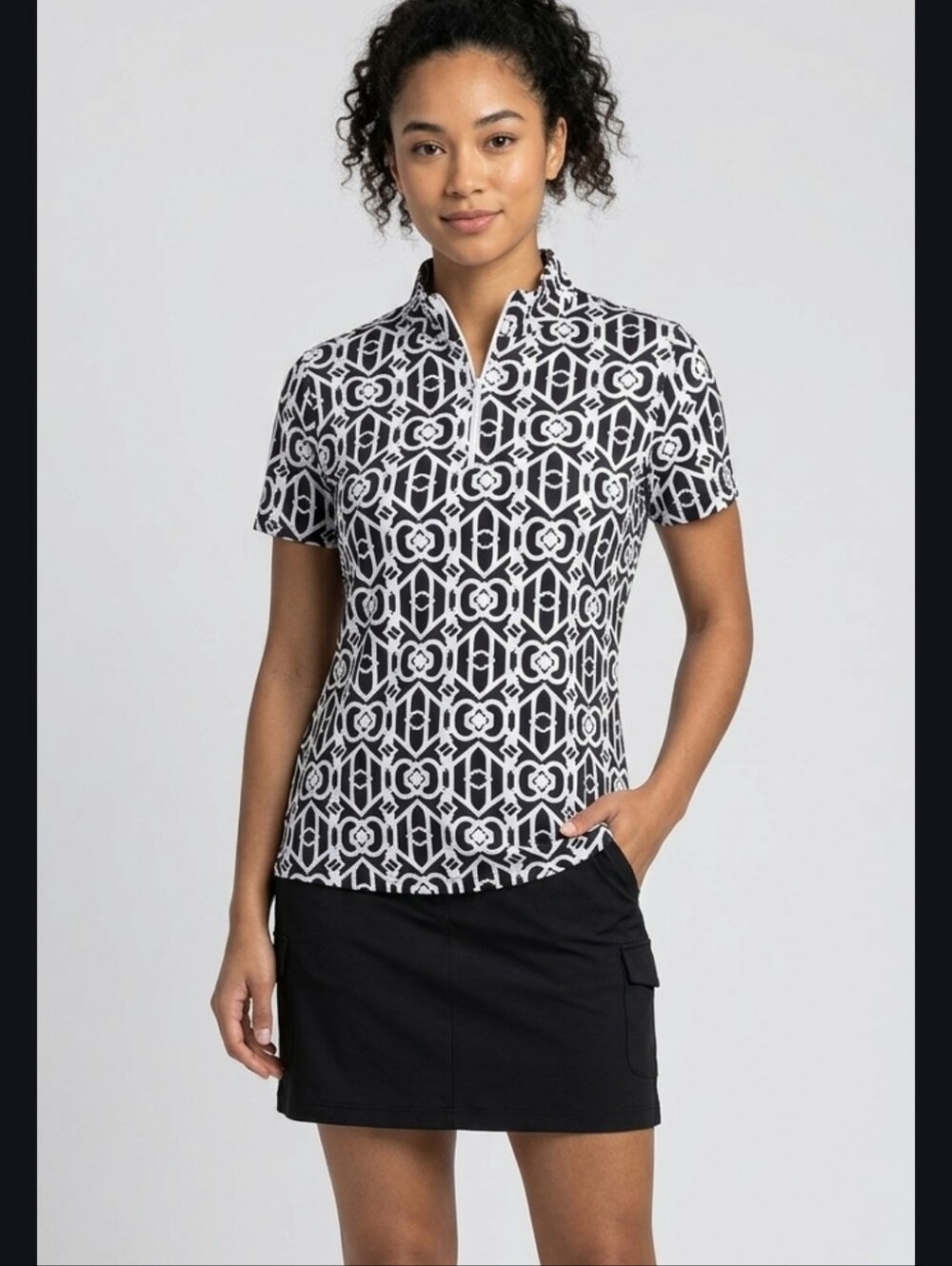 IBKUL Black White Geometric Mock Neck Golf Top Large